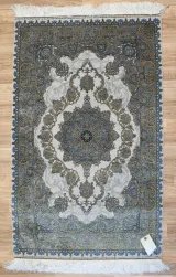 Qum Design Silk Rug 2.7'x4' View 1