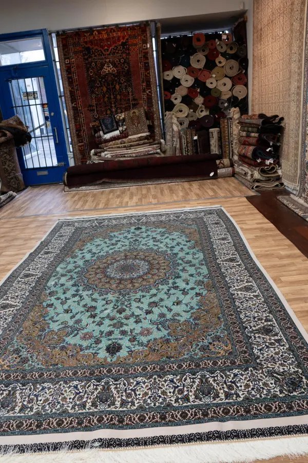 Qum Design Wool Rug 7'x10'