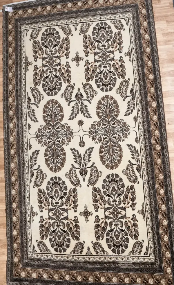 Ferdus Wool Rug 6.8 x 9.8'