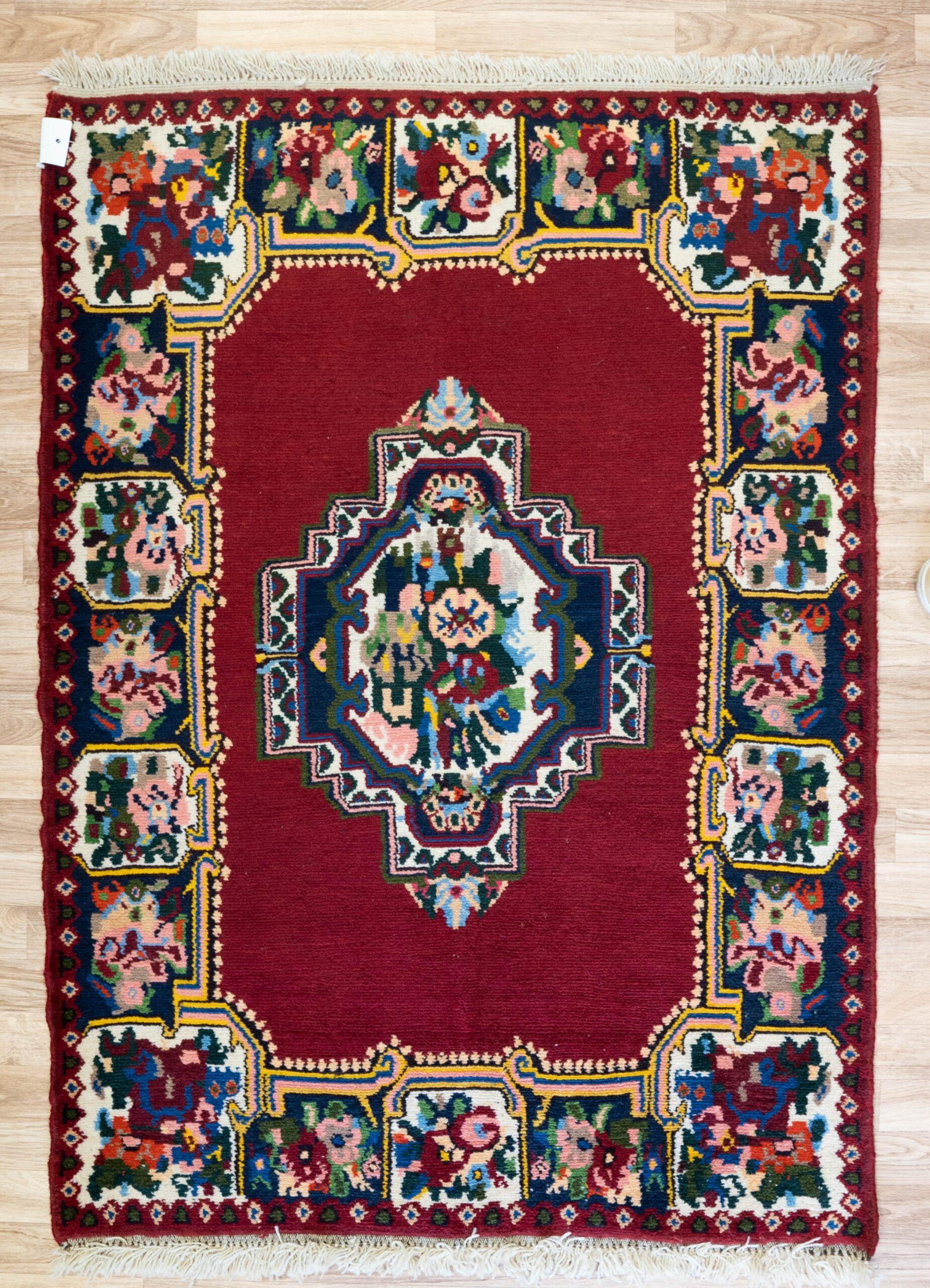 Hamadan Wool Rug 3.5'x4.7' View 1