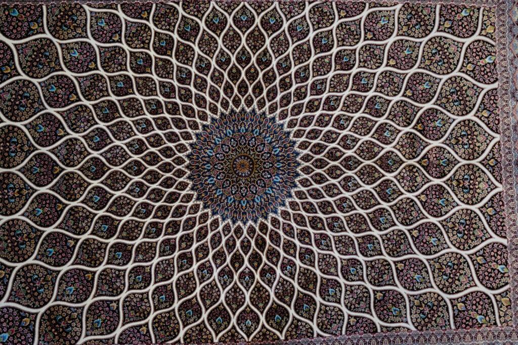 Qum Design Silk Rug 4'x6' View 2