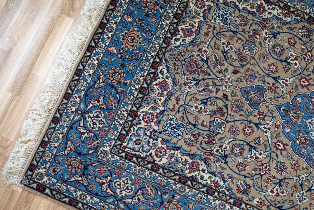Isfahan Silk pile Rug 5'x7' View 3