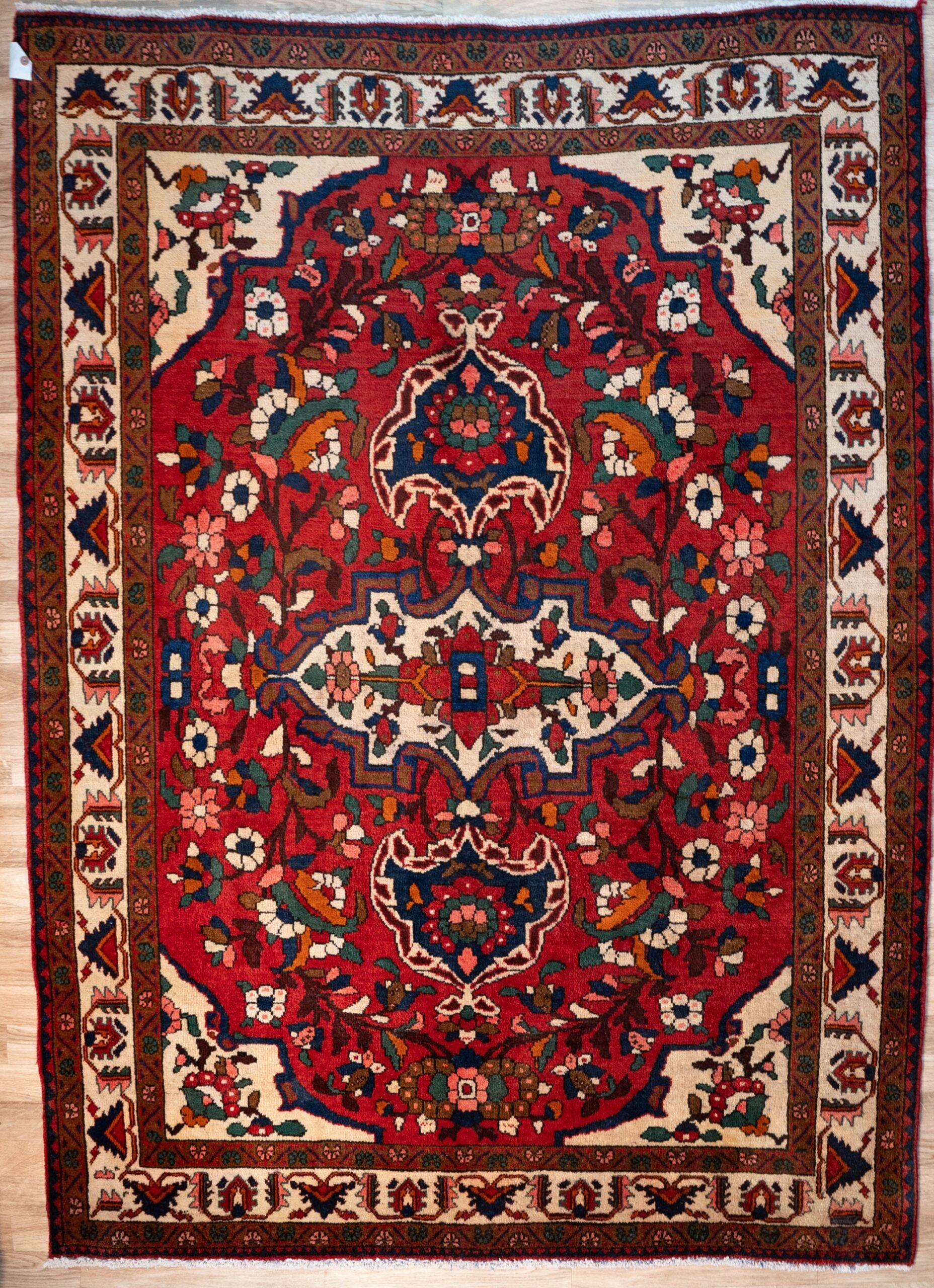 Bakhtiari Wool Rug 5.4'x6.7'