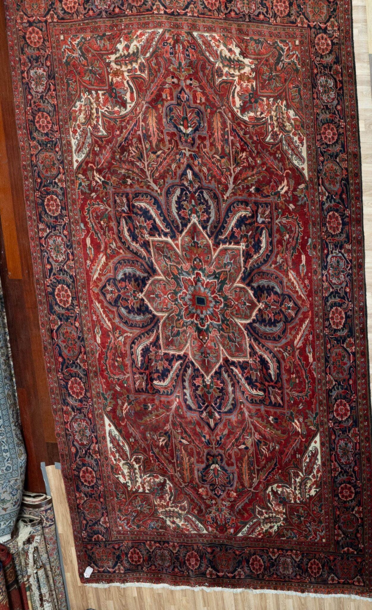 Heriz Wool Rug 10'x13'