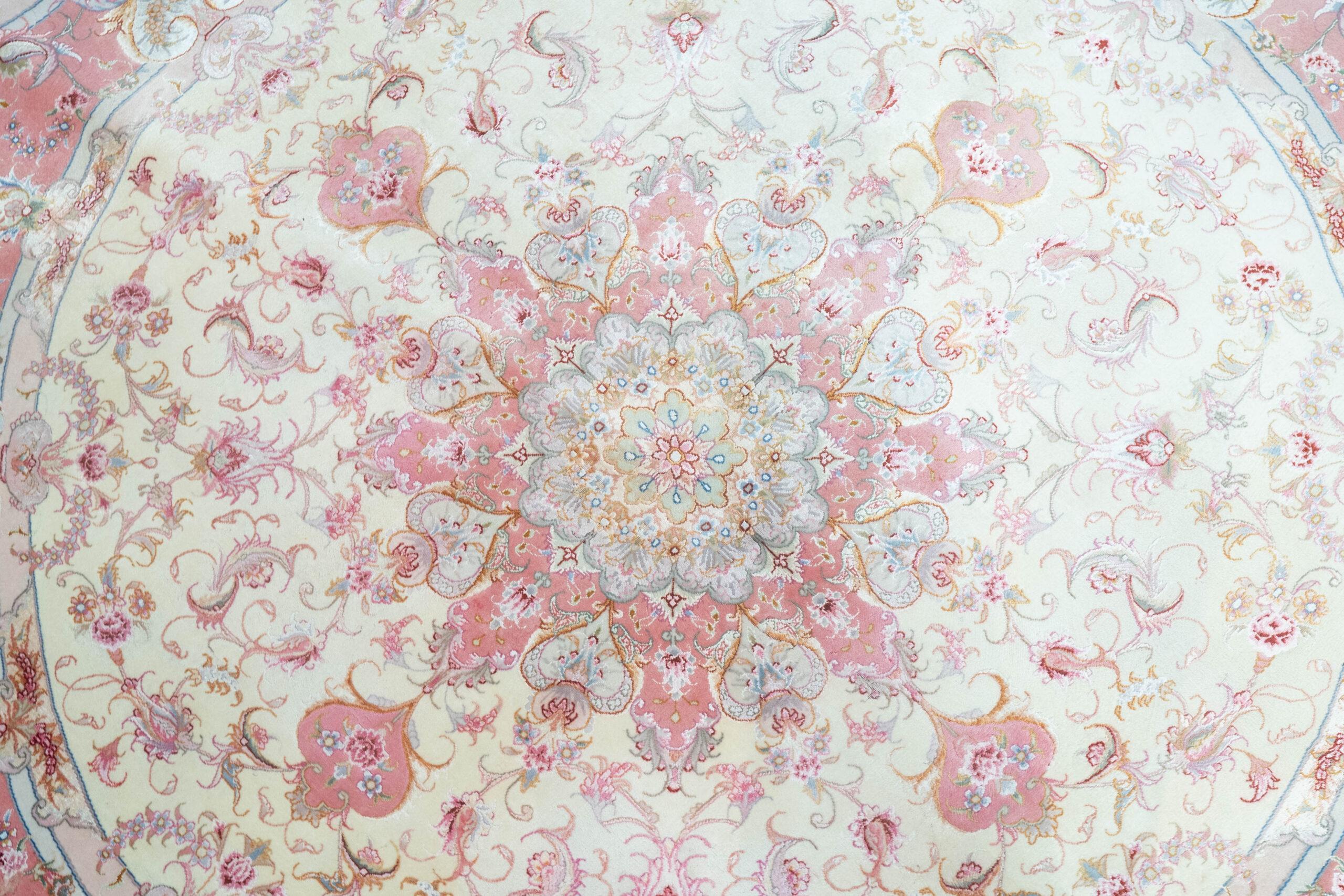 Tabriz rug 6.6'x6.6' View 1