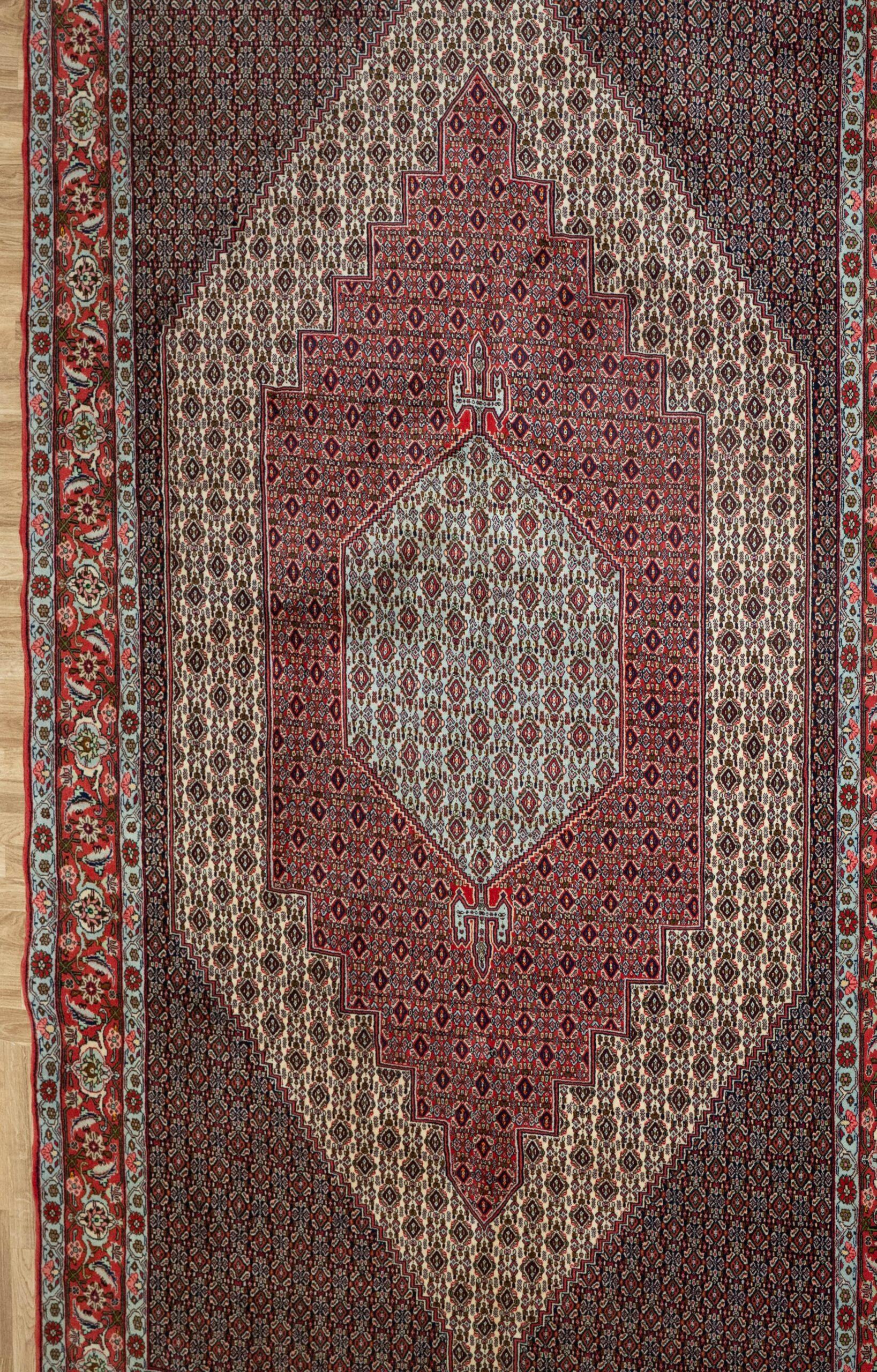 Sanandaj Wool Rug 7.10x11.6