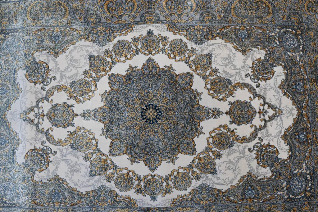 Qum Design Silk Rug 2.7'x4' View 2