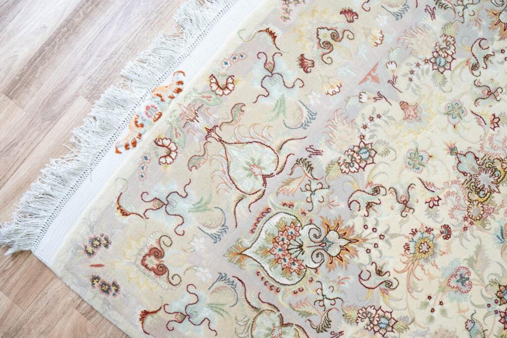 Tabriz Silk Rug 5'x7' View 3