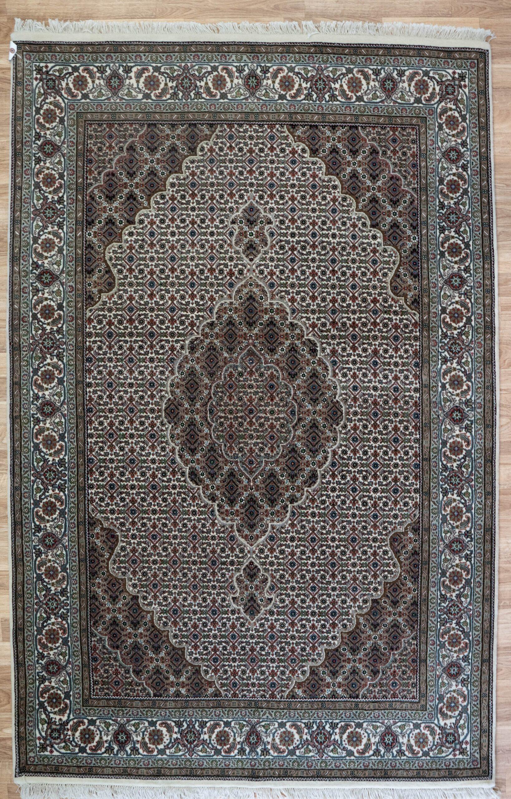 Tabriz Wool Silk Rug 5'x7'