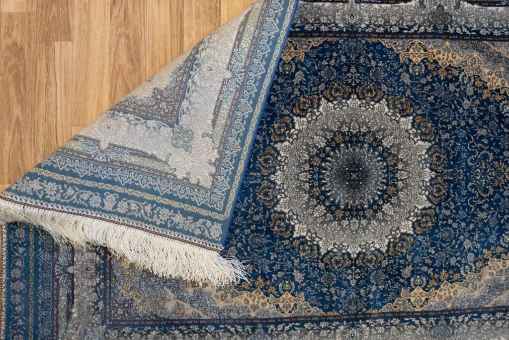 Qum Design Silk Rug 2.7'x4' View 4