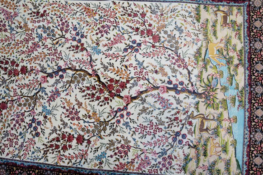 Qum Design Silk Rug 4'x6' View 3