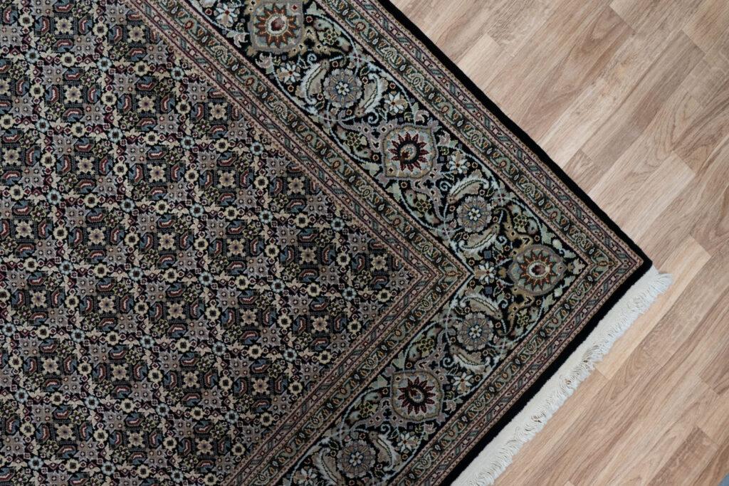 Tabriz Wool Rug 6'x9' View 3