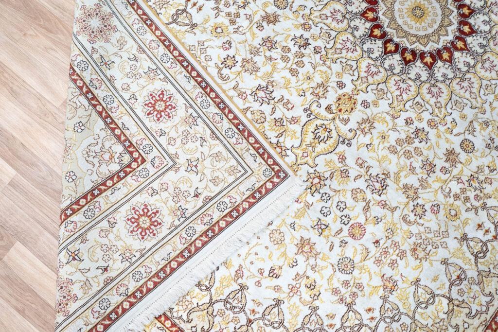 Qum Design Silk Rug 6'x9' View 5