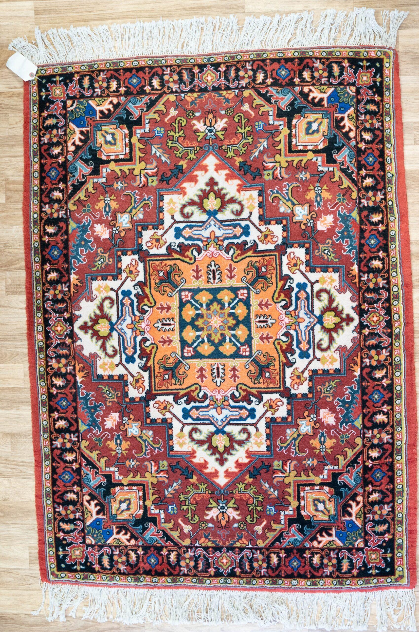 Heriz Wool Rug 3.5'x5.5' View 1