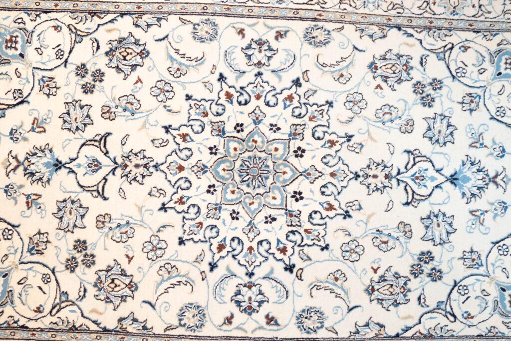 Nain Wool Silk Rug 4.2'x6.7' View 2