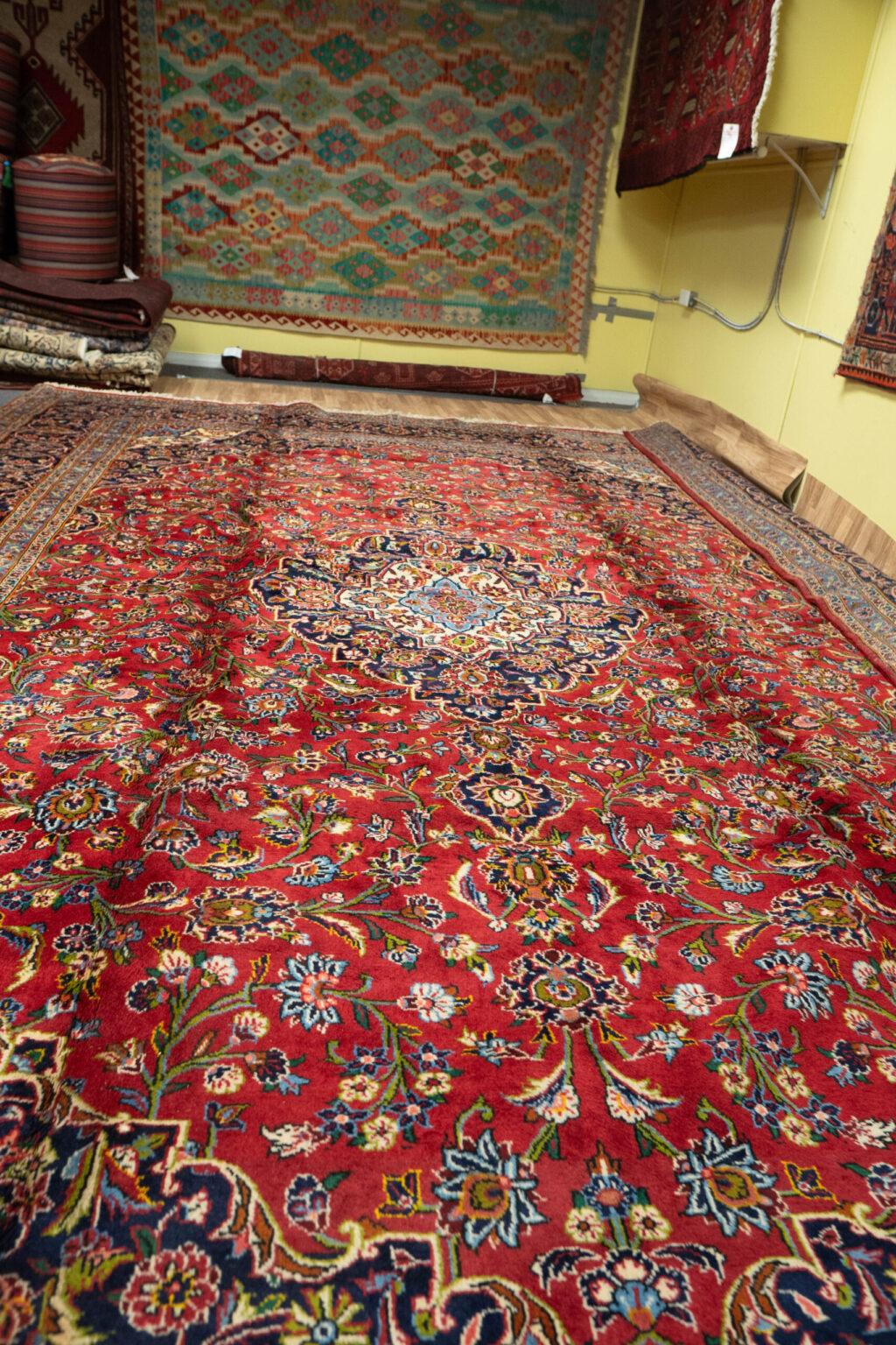 Kashan Wool Rug 16.8x11.0 View 1