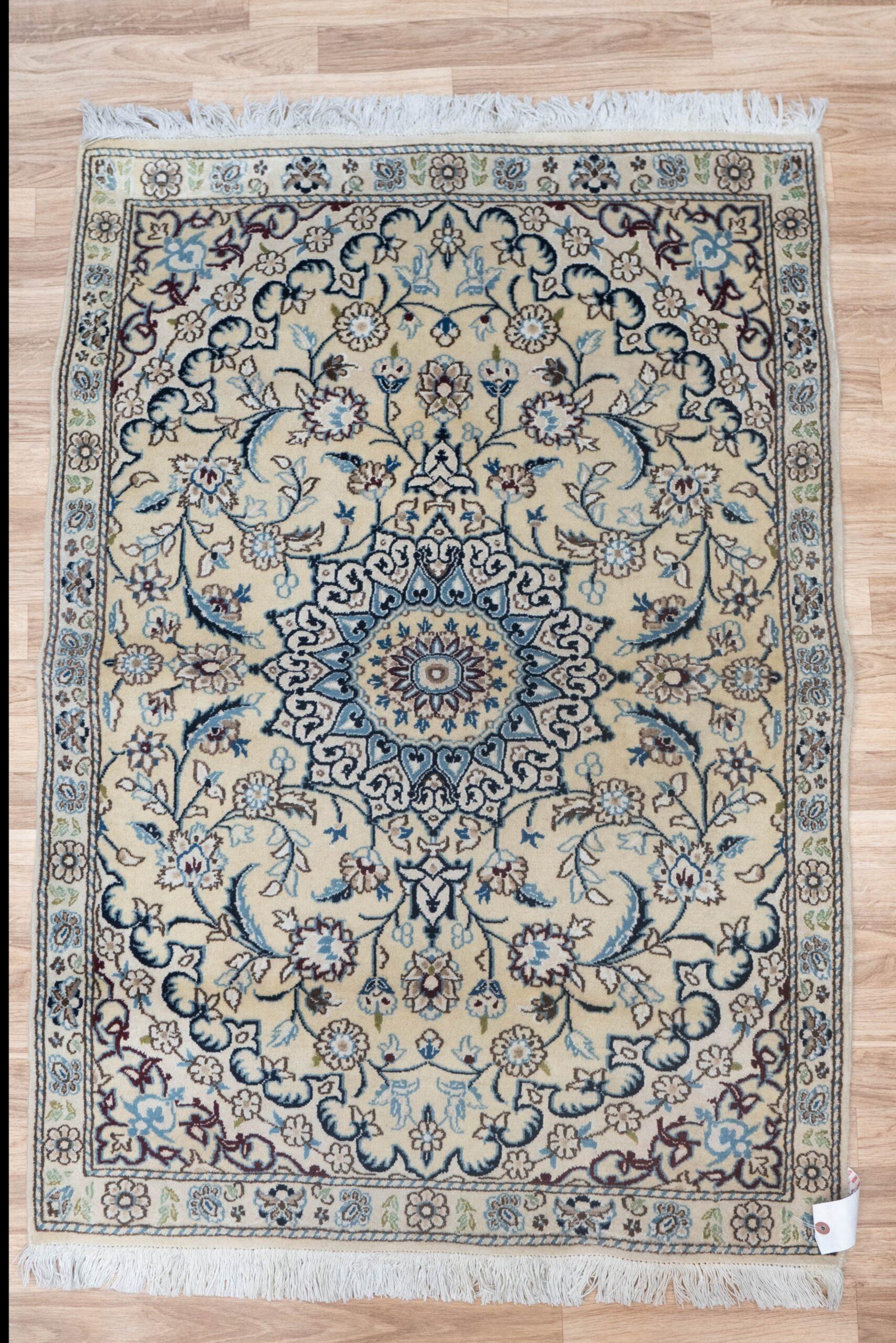 Nain Wool Rug 3.10x4.2