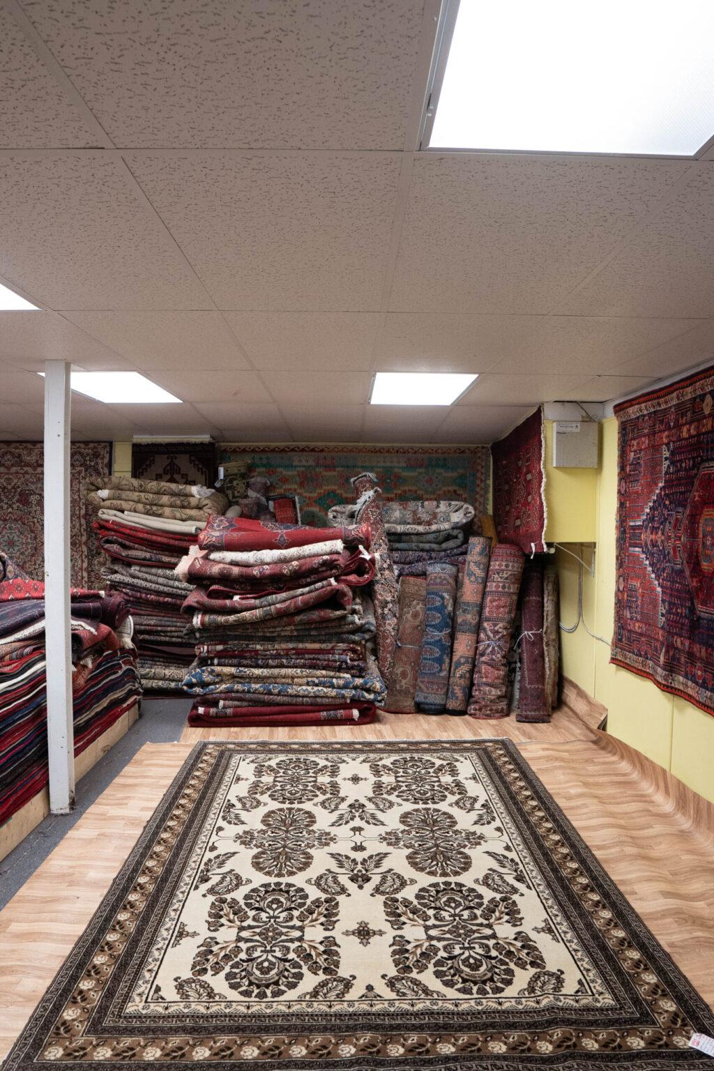 Ferdous Wool Rug 6.8x9.8 View 5