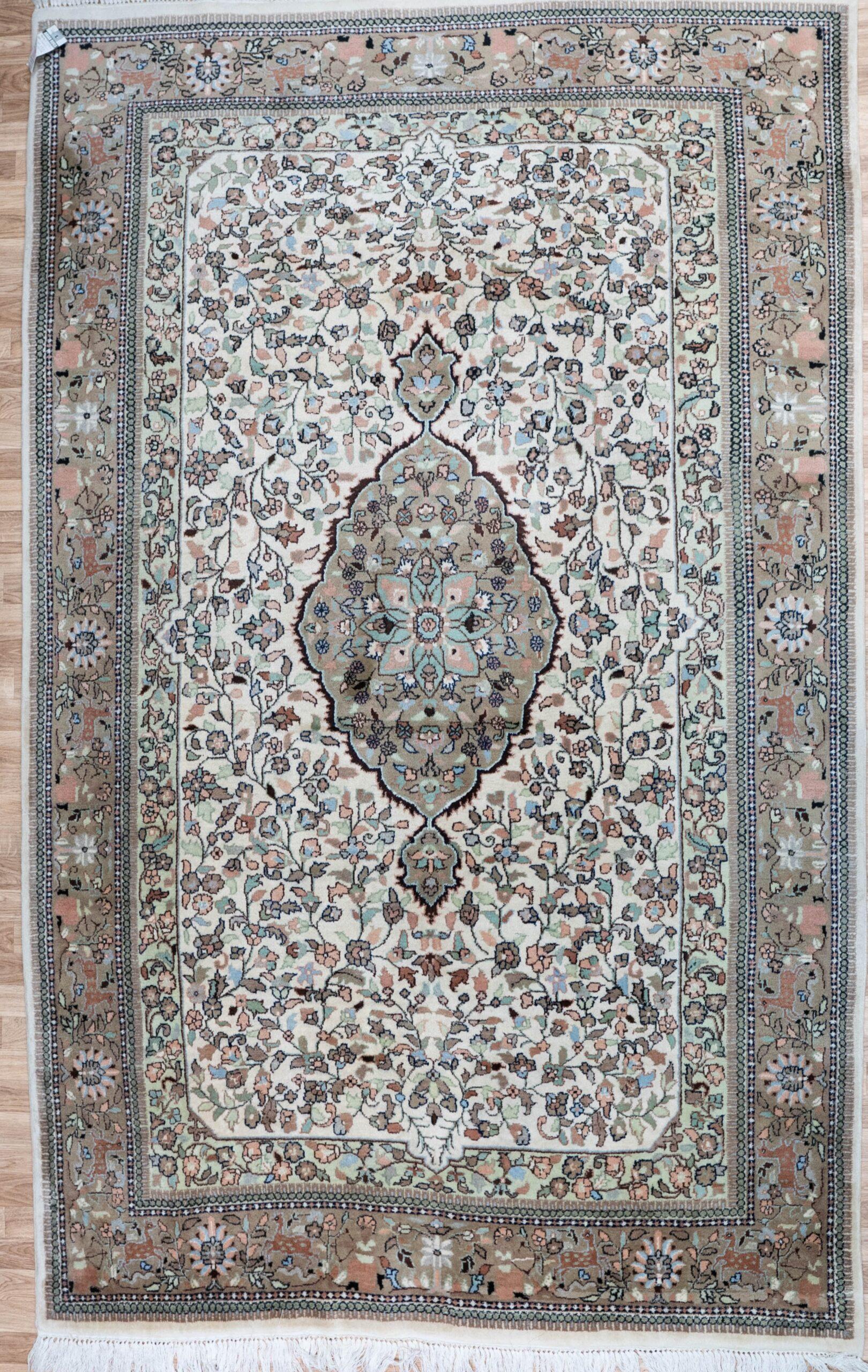 Tabriz Wool Pile Rug 6'x9'