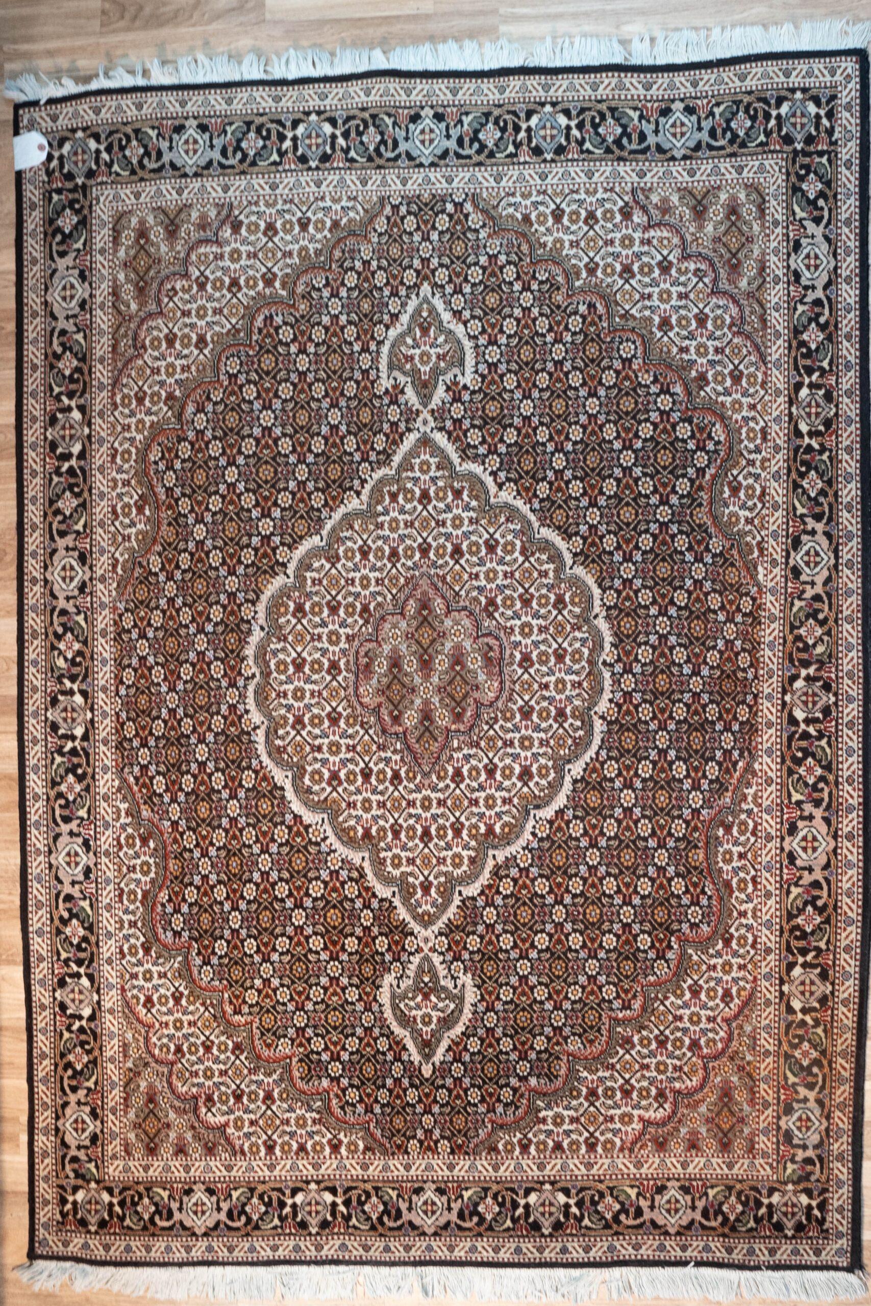 Tabriz Wool Silk Rug 5'x7'