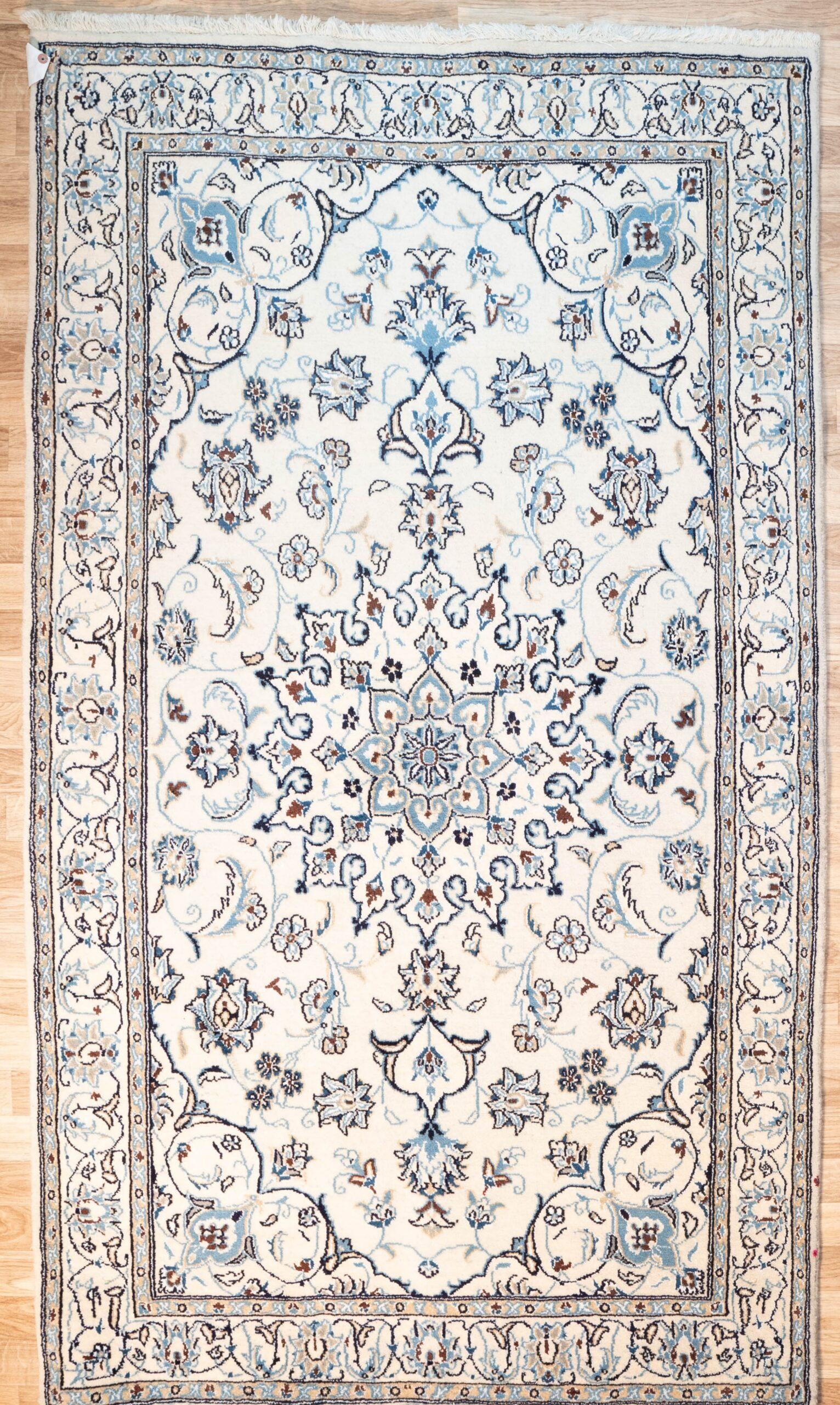 Nain Wool Silk Rug 4.2'x6.7'
