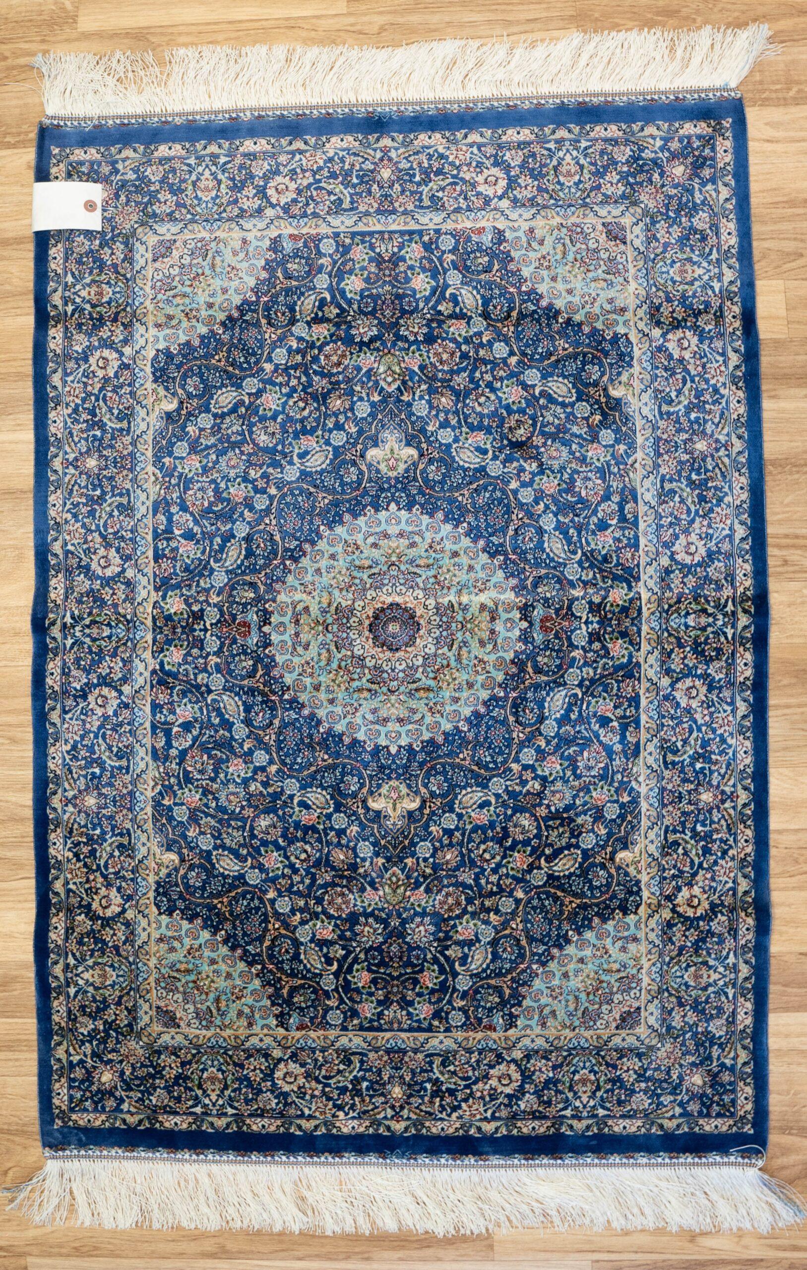Qum Design Silk Rug 2.7'x3.11'
