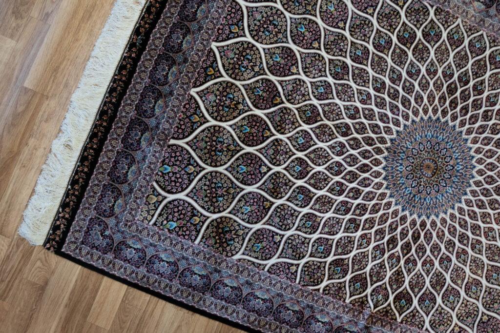 Qum Design Silk Rug 4'x6' View 3