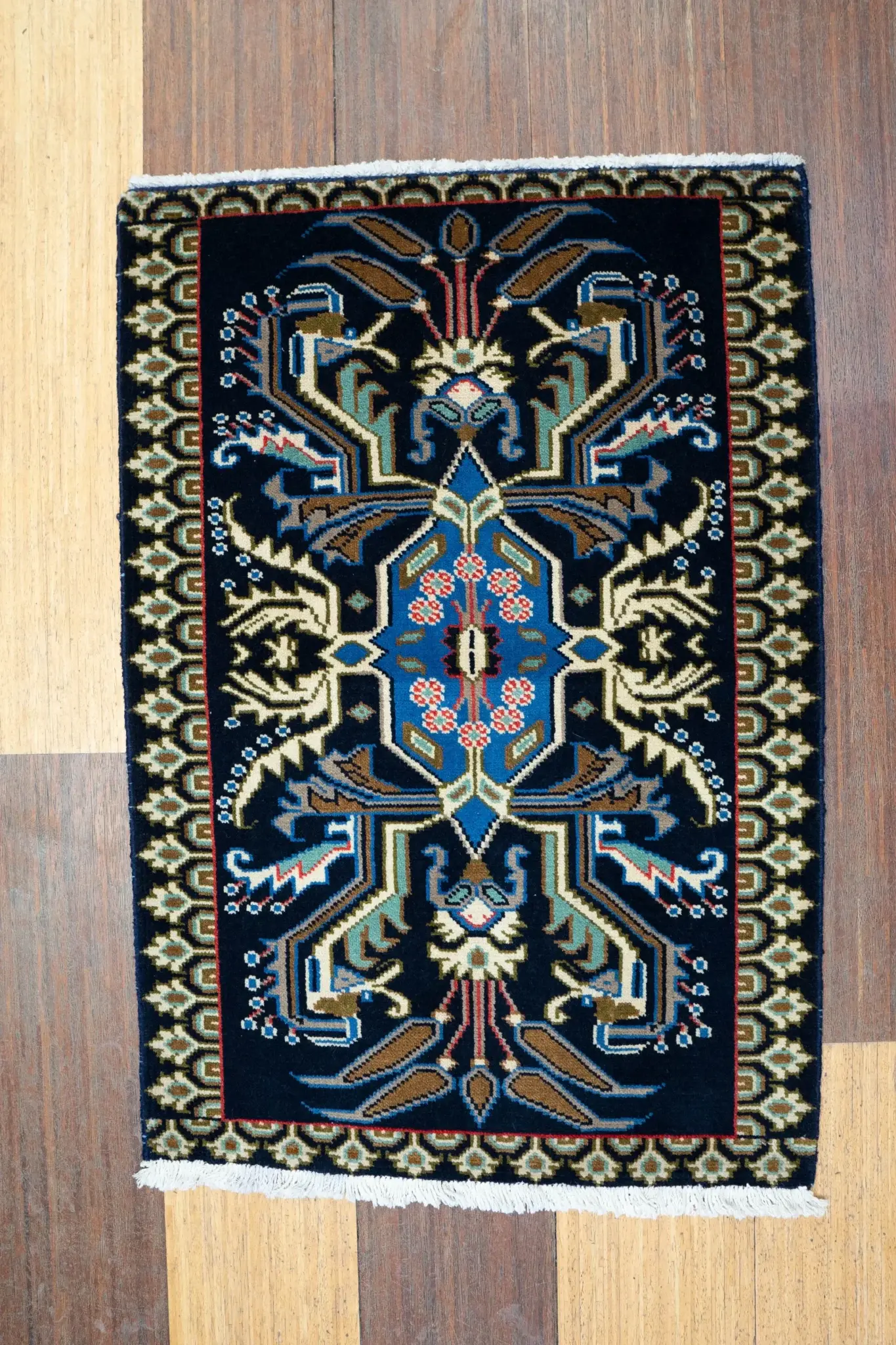 Kashan Wool Rug 2.1 x 3.1 View 4