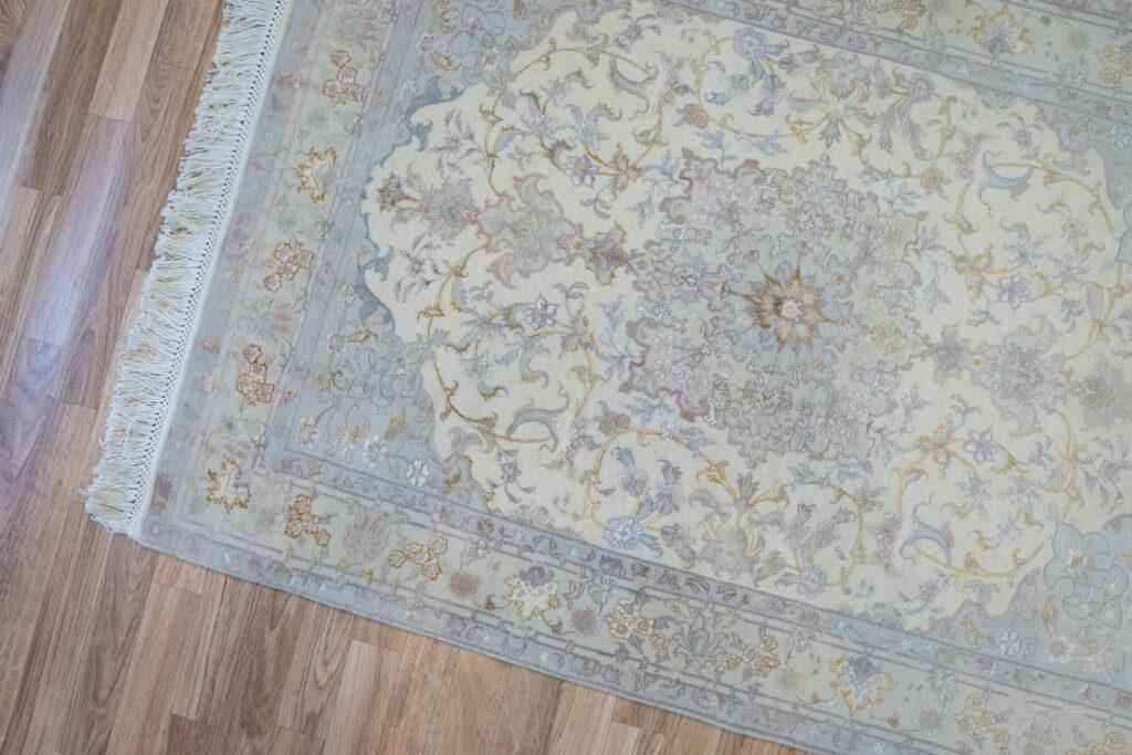 Tabriz Wool Silk Rug 3.2'x5.2' View 2