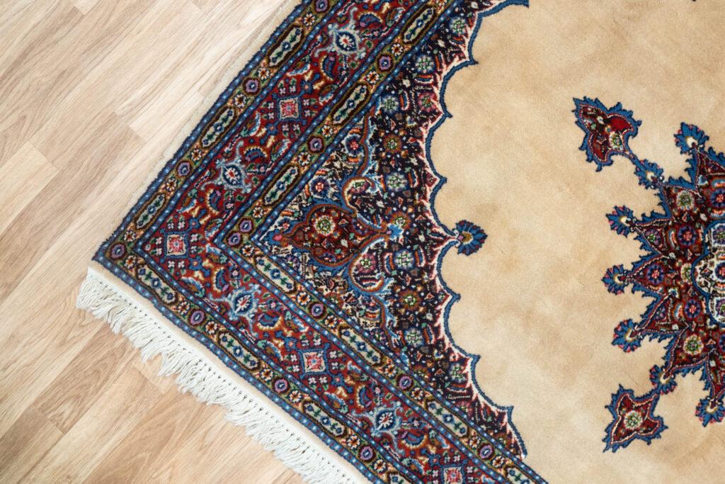 Moud Wool Rug 4.11'x4' View 3