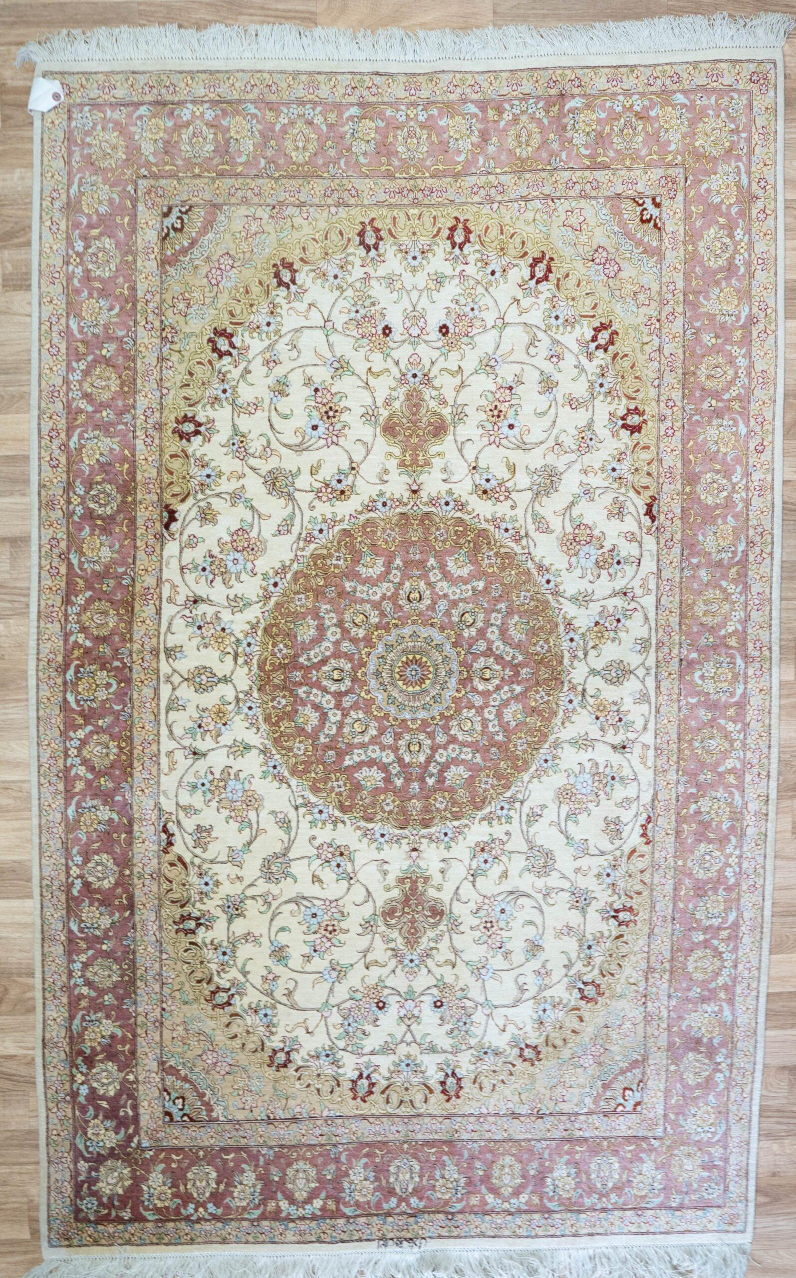 Qum Design Pure silk Rug 4.3'x6.7'