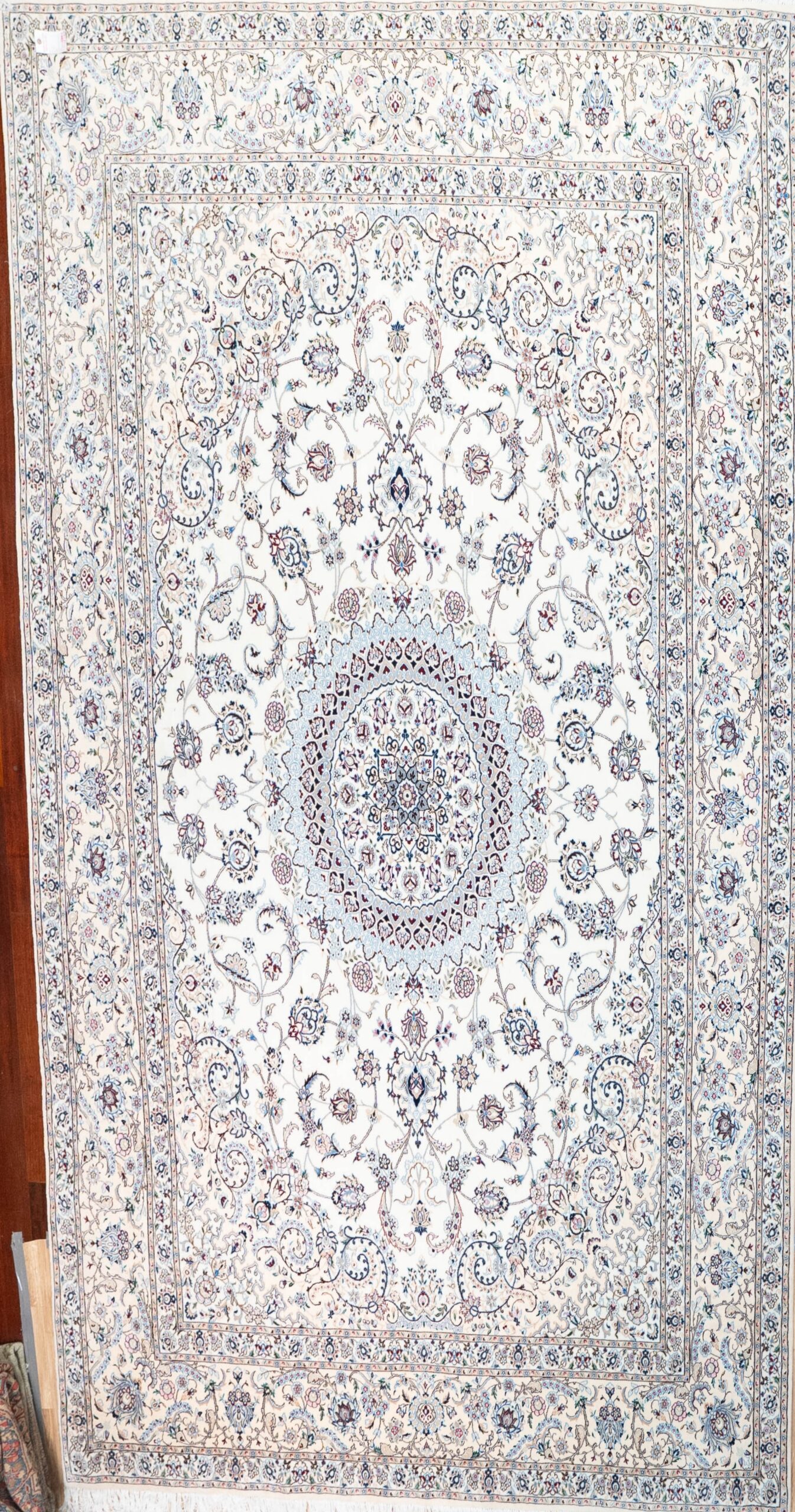Nain Wool Rug 9.7'x13.1'